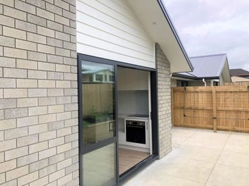 Modern 2-Bedroom Freehold Home in Nawton