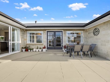 Immaculate Modernised Gem in Amberley