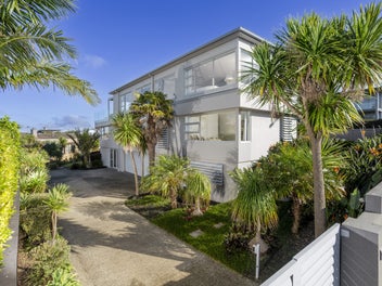 Seaview Majesty: Redefined Luxury