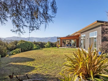 Nature, Views and Room to Roam