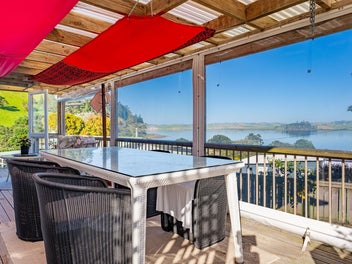Contemporary Living with Sunset Scenery