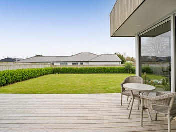Near New, Architectural Showstopper