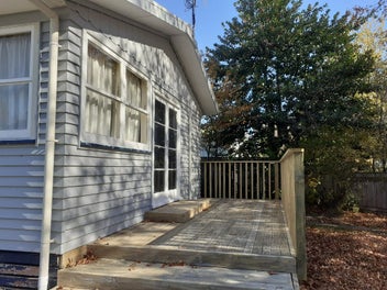 Image 1 of 7