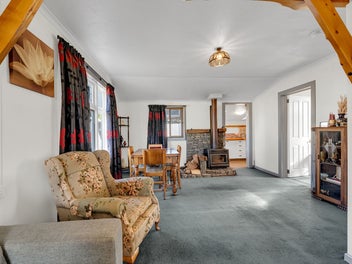 Charming Furnished Cottage on Spacious Section