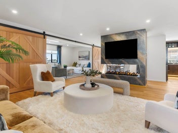 Massive 8-Bed, 9-Bath! Legal Home & Income