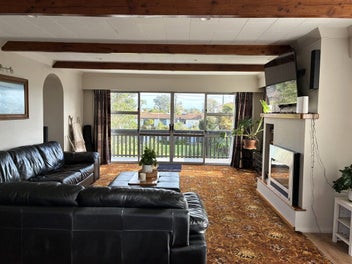 Spacious Family Living with Room for Everyone!