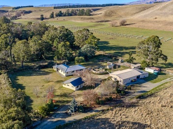 Two dwellings, big shed, huge opportunity