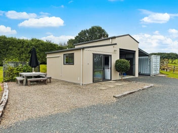 A Lifestyle Property That Pays Back!