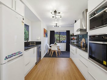 HARD WORK DONE! MOVE IN AND ENJOY!