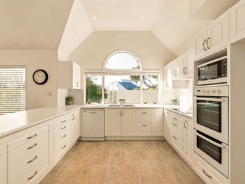 BIG HOME – BIG OPPORTUNITY