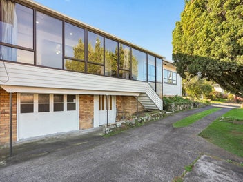Double Income Opportunity on 672m² Freehold Site