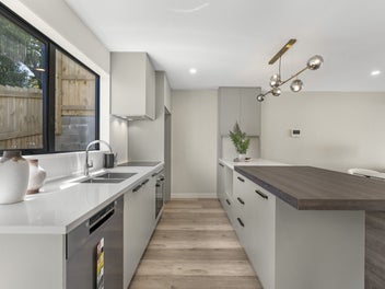 Affordable 4-bed easy living in Three Kings