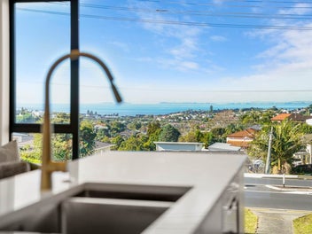 Rangitoto Zone & Stunning Seaview!