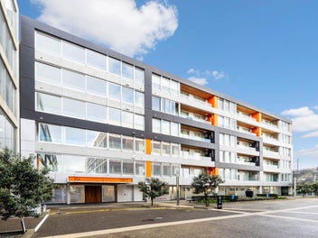 Rare Corner Apartment with 2 Car Parks