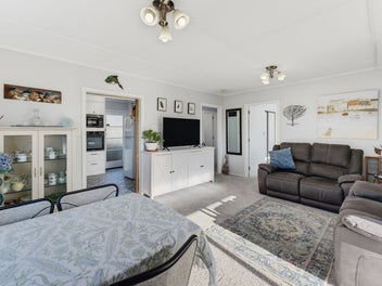 Sunny Unit Living on Grey Road