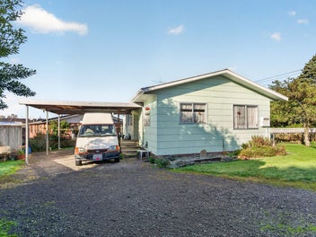 Charming Easy-Care Living