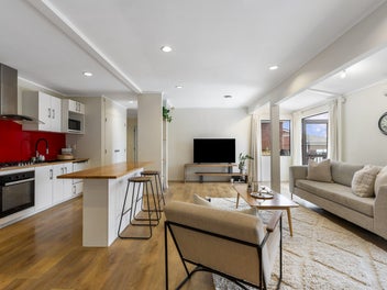 Single-Level Living with Endless Space
