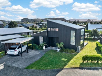 Stylish, easy, coastal living