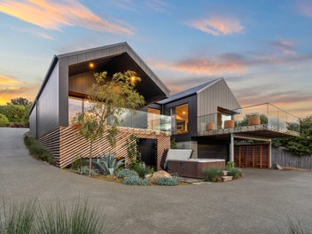Diamond-Standard Living with Panoramic Views