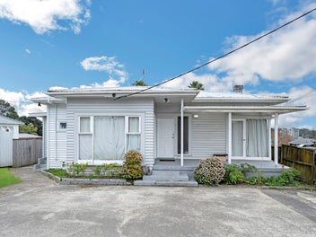 Home & Income Opportunity in the Heart of Glen...