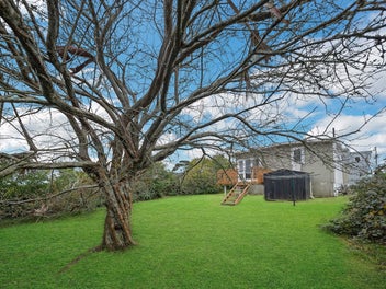 Home & Income Opportunity in the Heart of Glen...