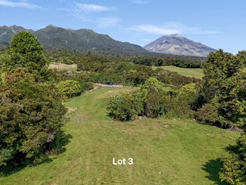 Elevated Bare Land with Ocean and Mountain Views!