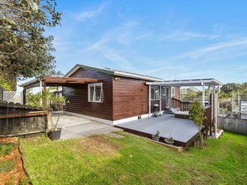 Sun-Drenched, Free-standing & Single-Level