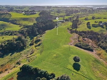 20 ACRES OF OPPORTUNITY IN A NATIVE SANCTUARY