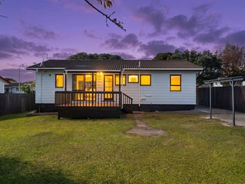 Investor & Homebuyer Renovated on Freehold Land !