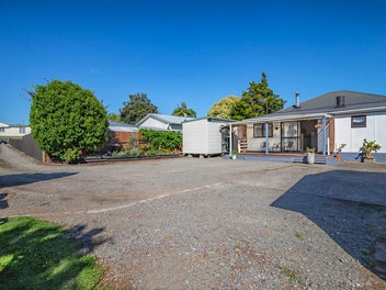 Private Family Living on 931m2