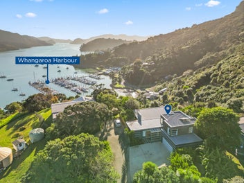 Luxury Living & Harbour Views