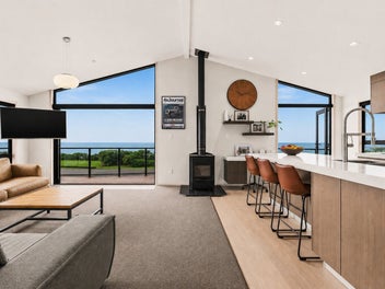 Waterfront. Views. Lifestyle.