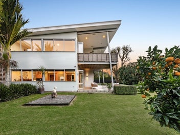 Platform House by Dave Strachan