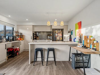 Modern Living, Smart Investing $725K - $765K