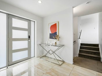 FREEHOLD MODERN FAMILY LIVING WITH SPACE, VIEWS