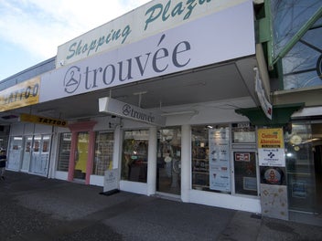 Image 1 of 7
