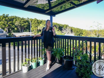 DOWNSIZING OWNERS DEMAND SALE