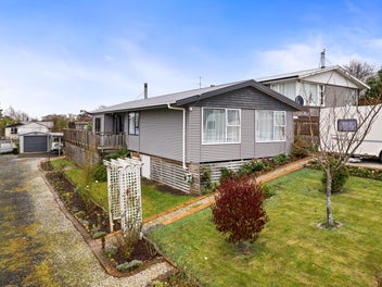 Quirky Kiwi Quarter Acre!