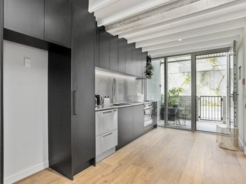 Private, spacious and central
