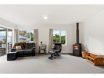 Immaculate Home with Impressive Garaging