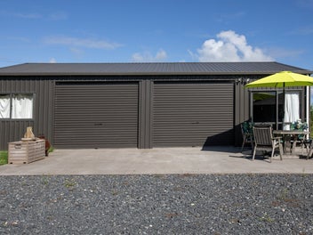 Modern lifestyle in historic Waimate North
