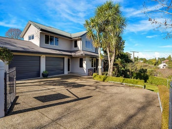Central, Views and Beautifully Updated