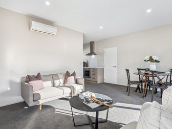 Carefree Living, Freehold Ownership!