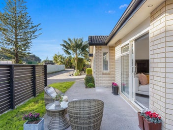 Smart, stylish, secure - moments from the beach