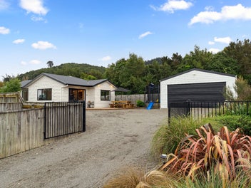Modern Living, Connected Location