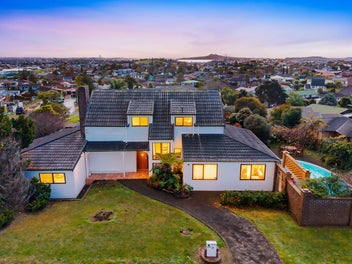718m2 Corner Site with Sea & City Views – MHU