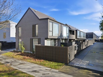 Quality Investment by Hagley Park and Chch Hospita