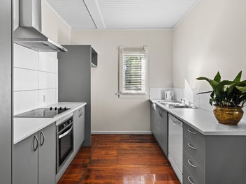 Beautifully Refreshed Character Bungalow