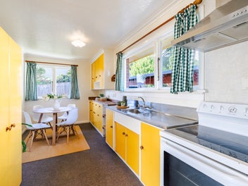 Valley Views & Convenient Location