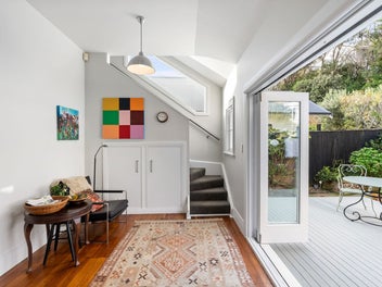 SUNNY, EASY LIVING, FABULOUS KELBURN!